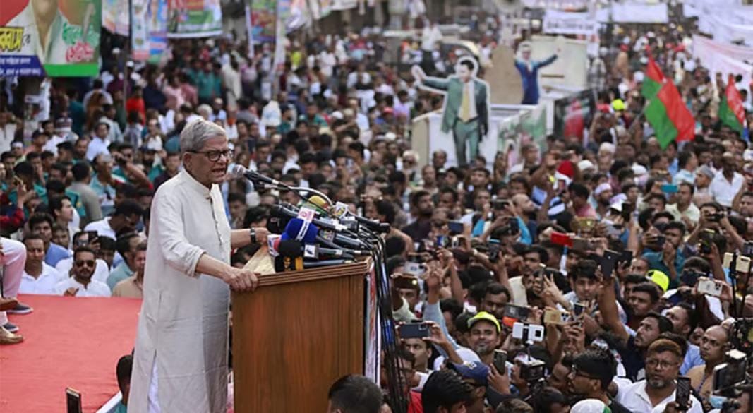 ‘জাতীয় বিপ্লব ও সংহতি দিবস’ উপলক্ষে বিএনপির কেন্দ্রীয় কমিটির সমাবেশে বক্তব্য দিচ্ছেন মির্জা ফখরুল। ছবি: সংগৃহীত