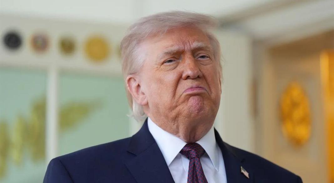 হরমুজ প্রণালি নিয়ে চালাকি করছে ইরান, দাবি ট্রাম্পের