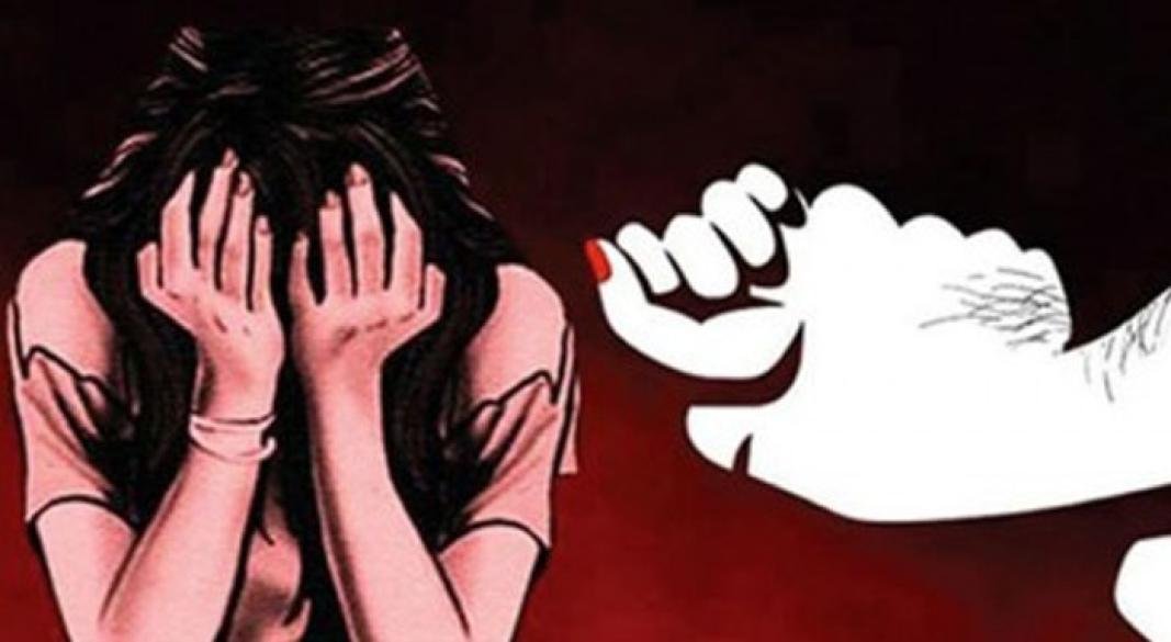 বিয়ের প্রলোভনে ছাত্রীকে ধর্ষণ, প্রধান শিক্ষক গ্রেফতার