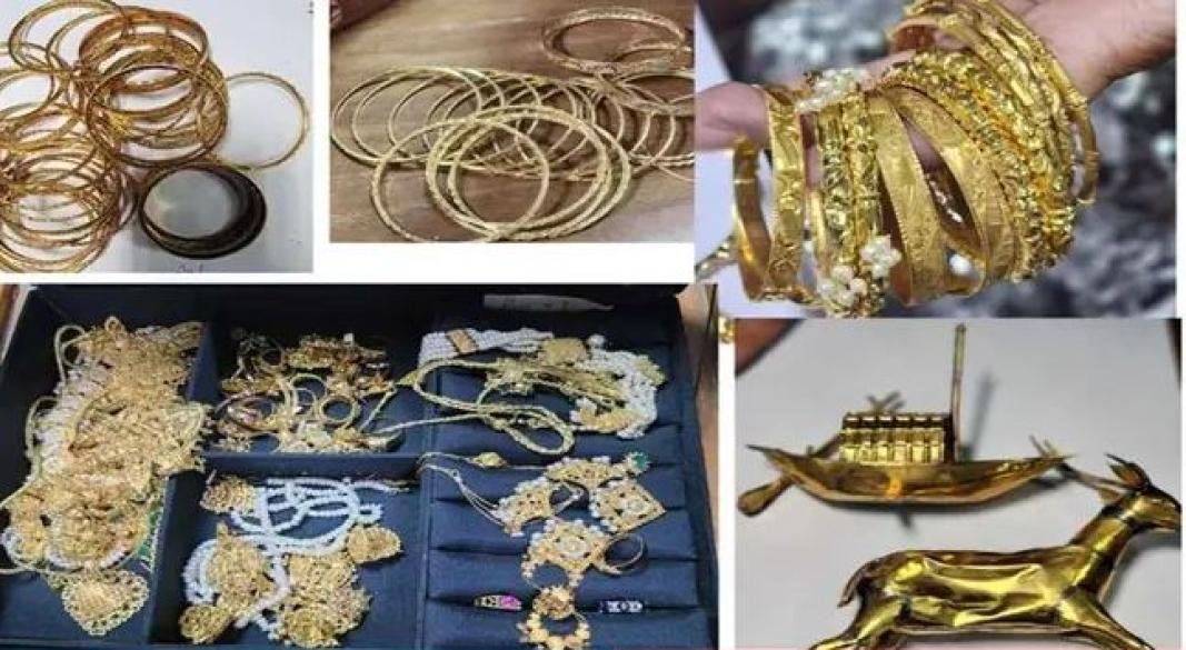 শেখ হাসিনার দুটি লকারে ৮৩২ ভরি সোনার গয়না