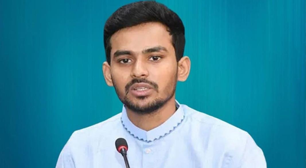 ঢাকা ১০ আসনে স্বতন্ত্র প্রার্থী হিসেবে নির্বাচনের ঘোষণা আসিফ মাহমুদের