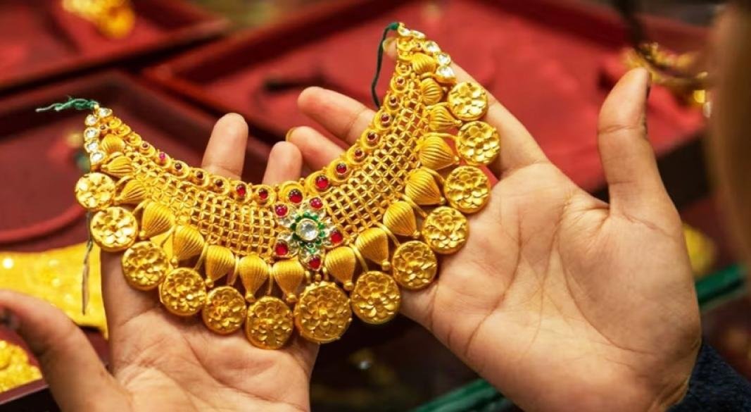 সব রেকর্ড ভেঙে দেশের ইতিহাসের সর্বোচ্চ দামে সোনা