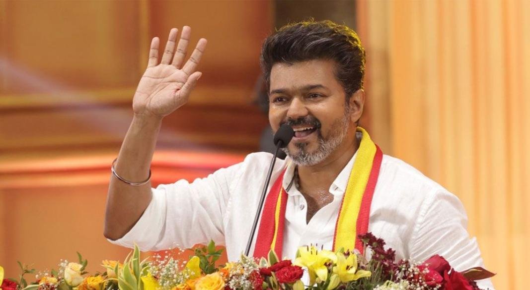 থালাপতি বিজয়: অভিনেতা থেকে জননেতা রাজনীতির ময়দানে দেখালেন চমক