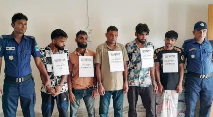 ঢাকা-বরিশাল মহাসড়কে ১৩ ডাকাত গ্রেপ্তার। ছবি: সংগৃহীত
